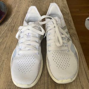 Adidas Bounce Sneakers